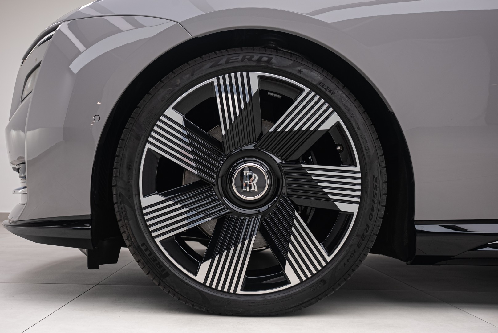 2025 ROLLS ROYCE SPECTRE  FULL OPTION